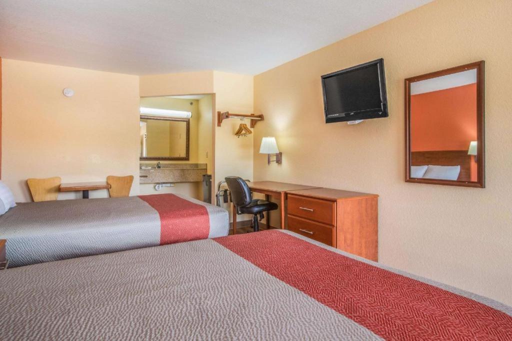 Rodeway Inn & Suites Macon Exterior foto